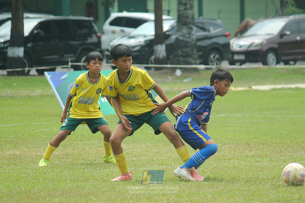 big 24 ijl u11 140624 khenzi united vs maesa pararaider white