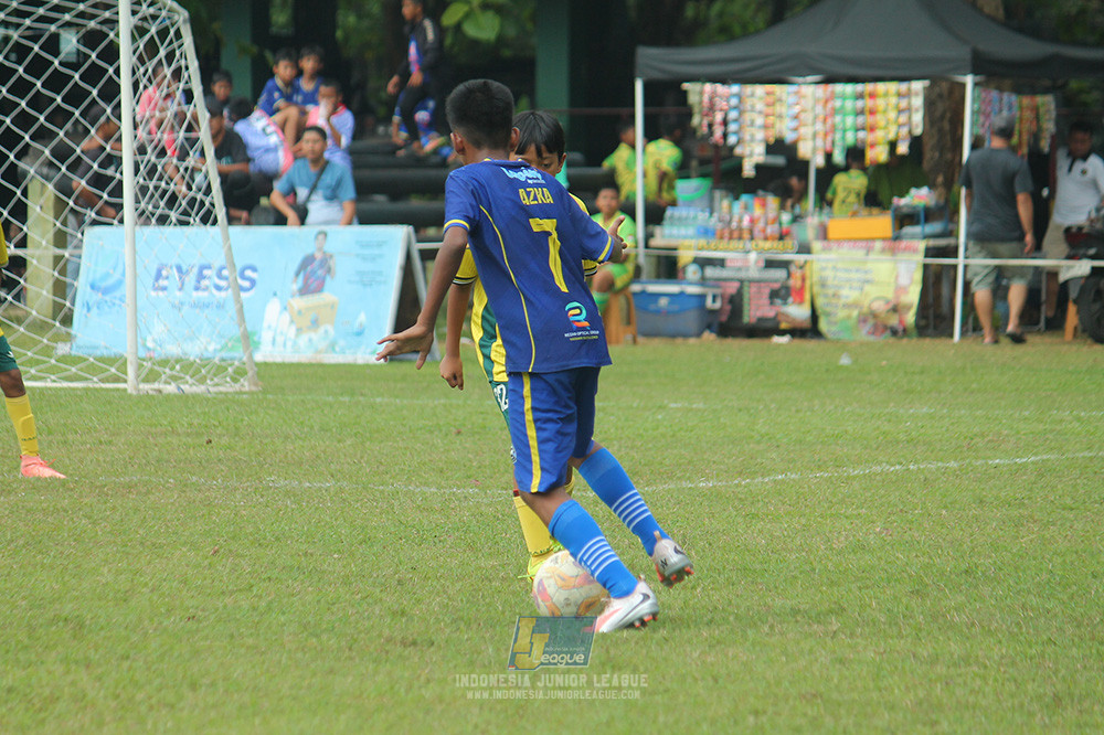 big 24 ijl u11 140624 khenzi united vs maesa pararaider white