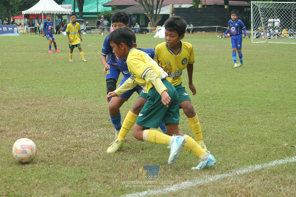 big 24 ijl u11 140624 khenzi united vs maesa pararaider white