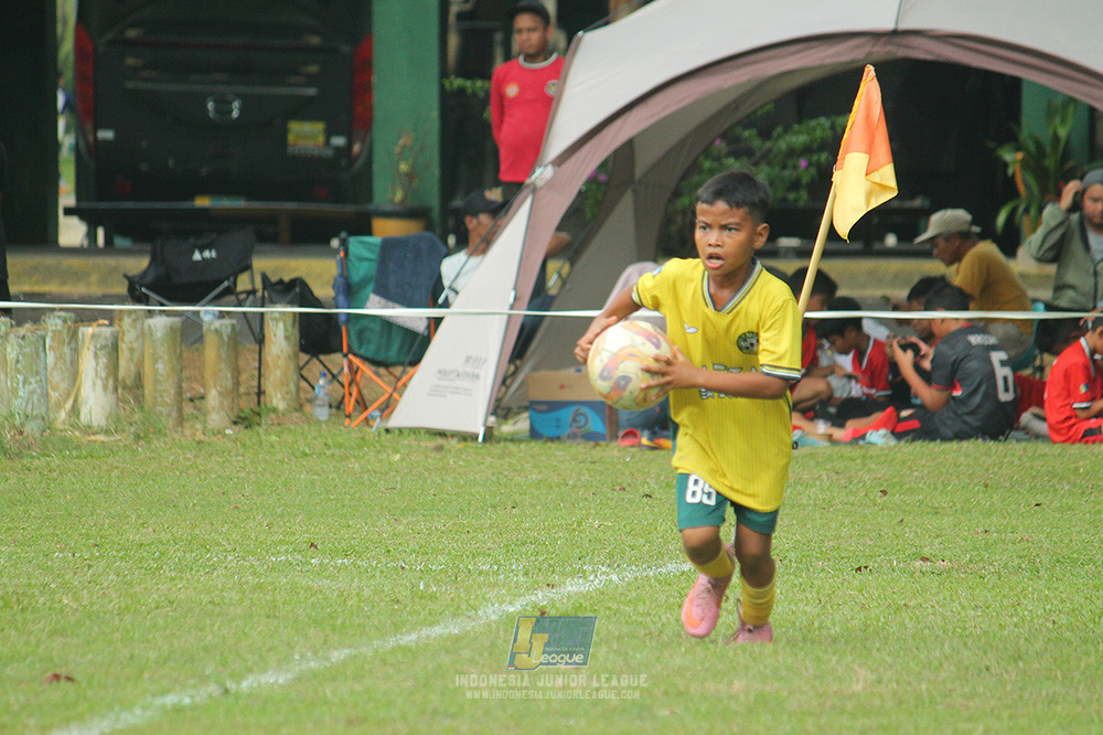 big 24 ijl u11 140624 khenzi united vs maesa pararaider white