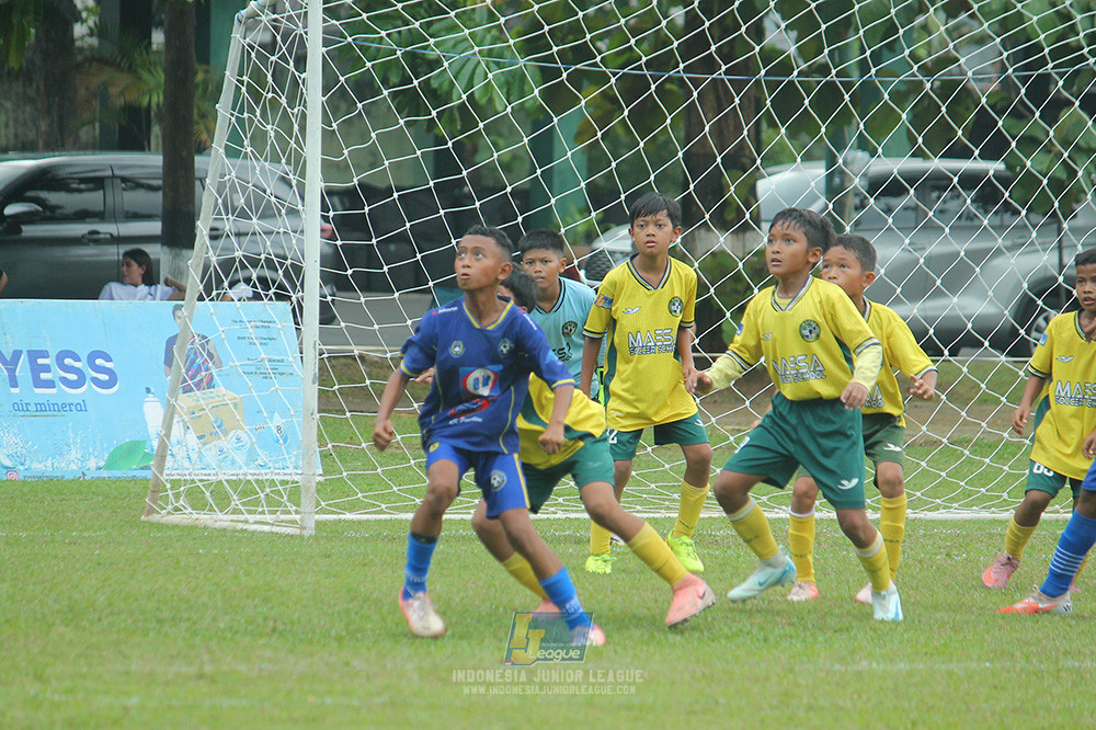 big 24 ijl u11 140624 khenzi united vs maesa pararaider white