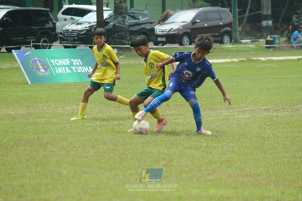 big 24 ijl u11 140624 khenzi united vs maesa pararaider white