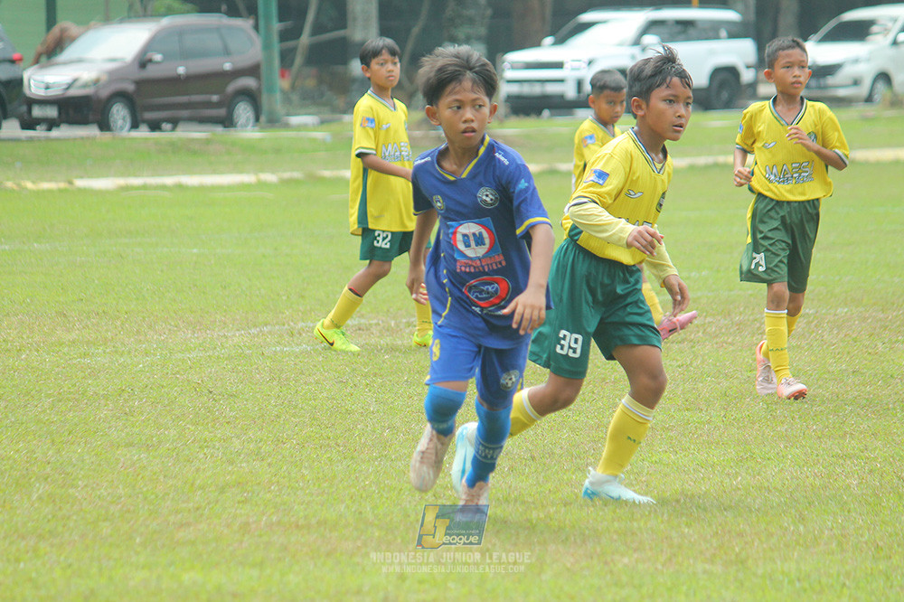 big 24 ijl u11 140624 khenzi united vs maesa pararaider white