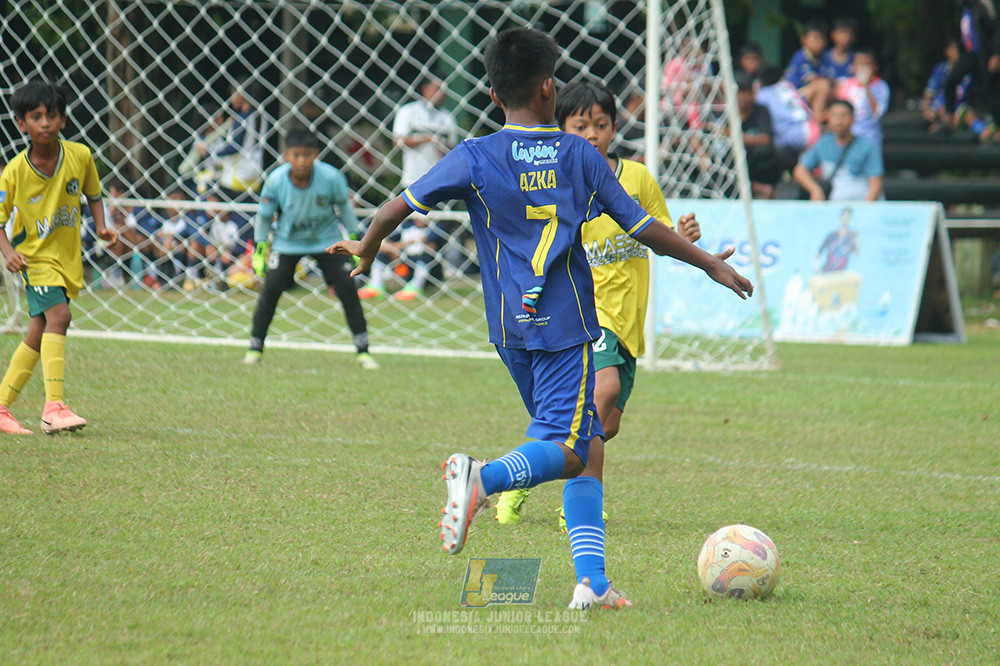 big 24 ijl u11 140624 khenzi united vs maesa pararaider white