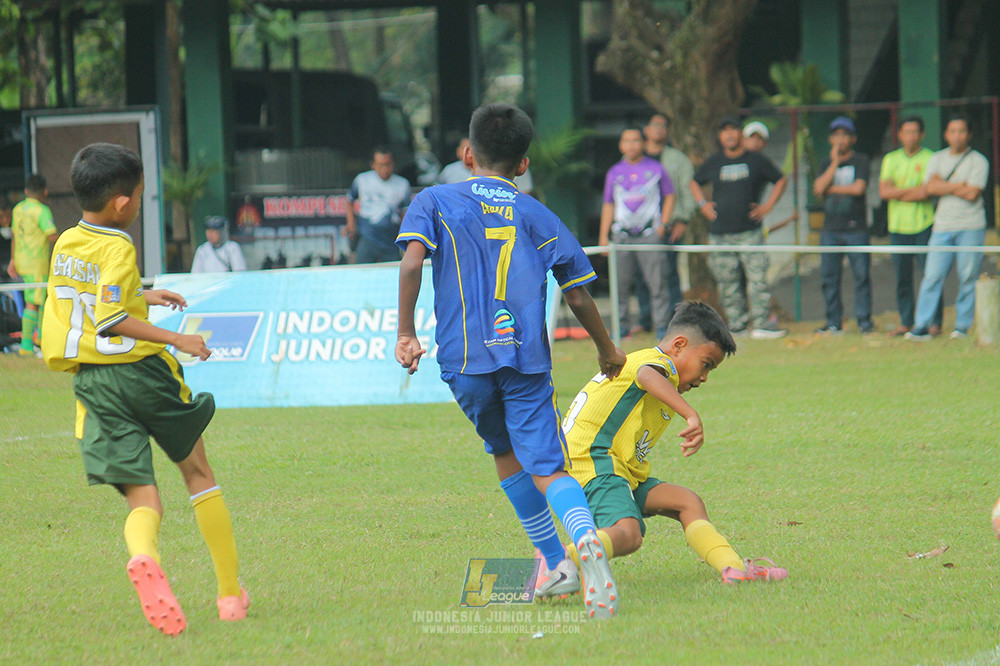 big 24 ijl u11 140624 khenzi united vs maesa pararaider white