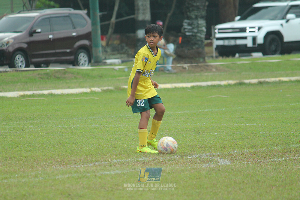 big 24 ijl u11 140624 khenzi united vs maesa pararaider white