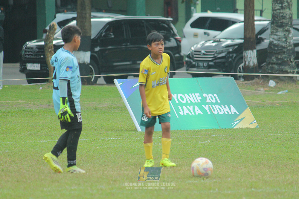 big 24 ijl u11 140624 khenzi united vs maesa pararaider white