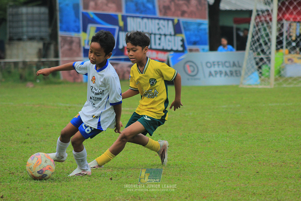 big 24 ijl u11 140624 maesa pararaider white vs java soccer academy