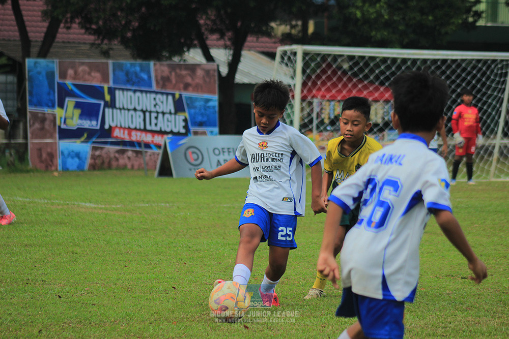 big 24 ijl u11 140624 maesa pararaider white vs java soccer academy