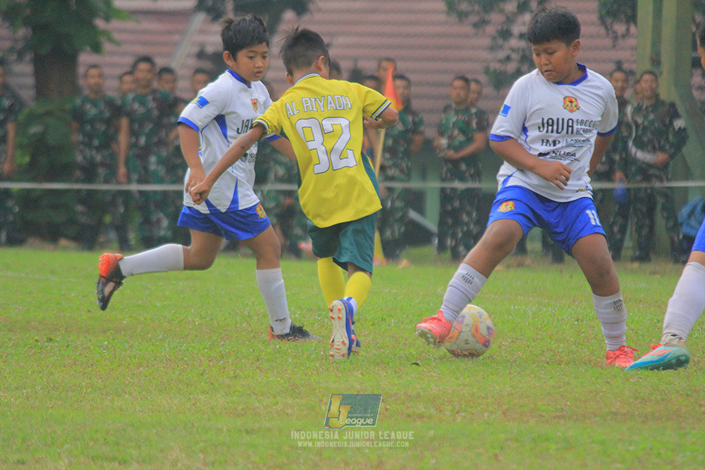 big 24 ijl u11 140624 maesa pararaider white vs java soccer academy