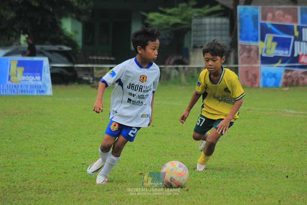 big 24 ijl u11 140624 maesa pararaider white vs java soccer academy