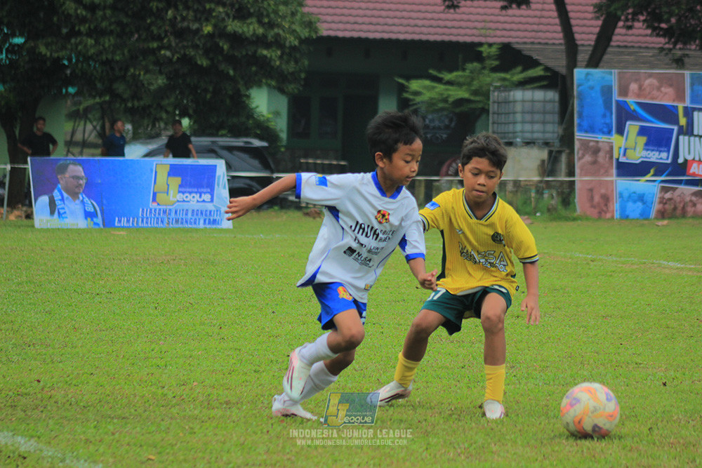big 24 ijl u11 140624 maesa pararaider white vs java soccer academy