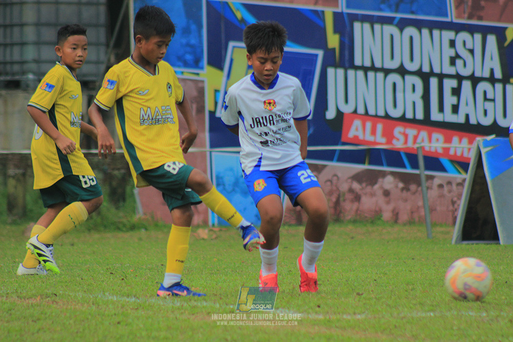 big 24 ijl u11 140624 maesa pararaider white vs java soccer academy