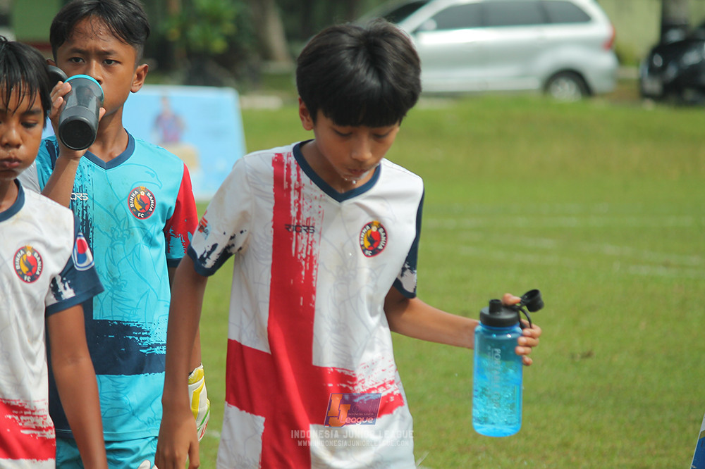 ijl big 8 champ u12 161125 wins soccer school vs binna banua fc blue