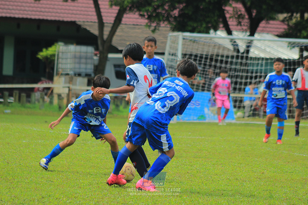 ijl big 8 champ u12 161125 wins soccer school vs binna banua fc blue
