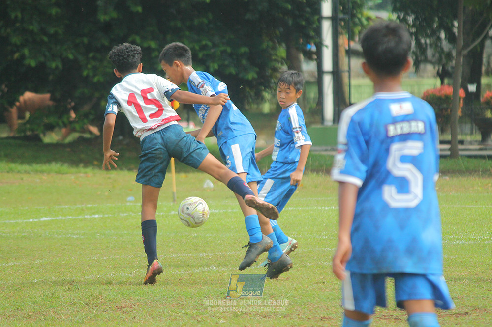 ijl big 8 champ u12 161125 wins soccer school vs binna banua fc blue