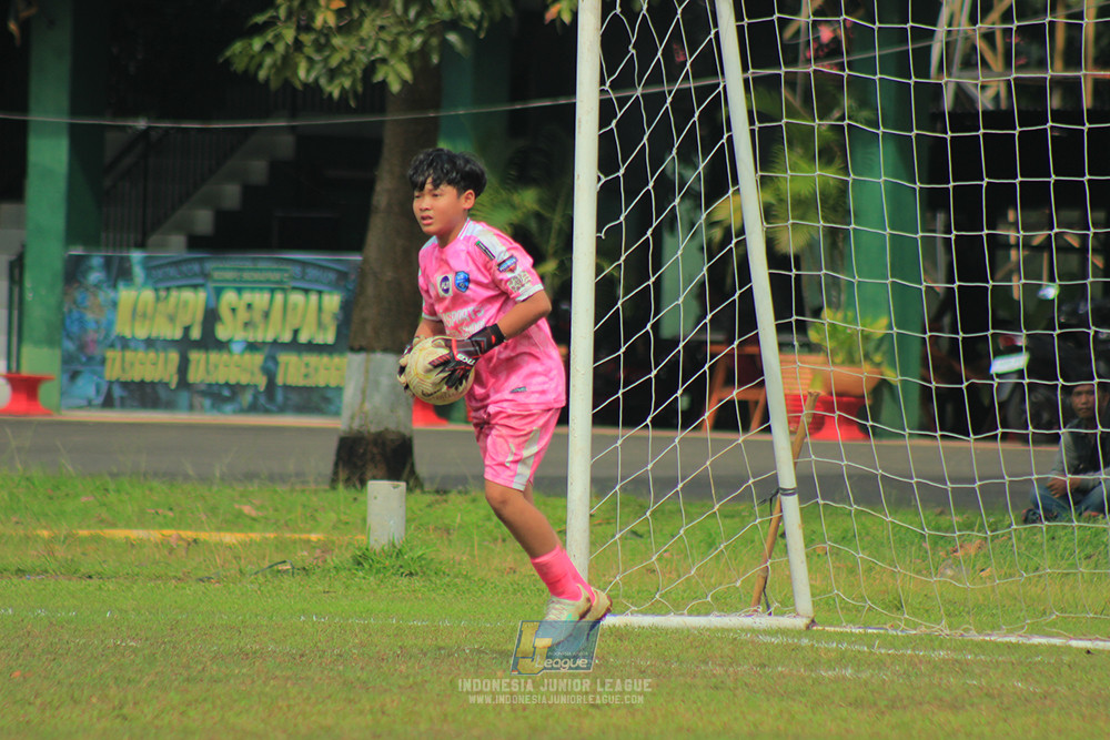 ijl big 8 champ u12 161125 wins soccer school vs binna banua fc blue