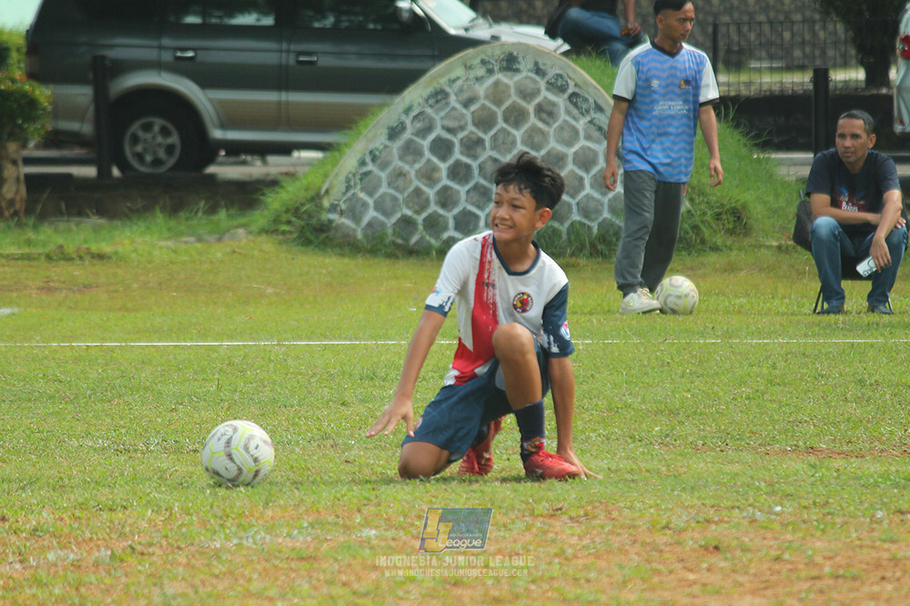 ijl big 8 champ u12 161125 wins soccer school vs binna banua fc blue