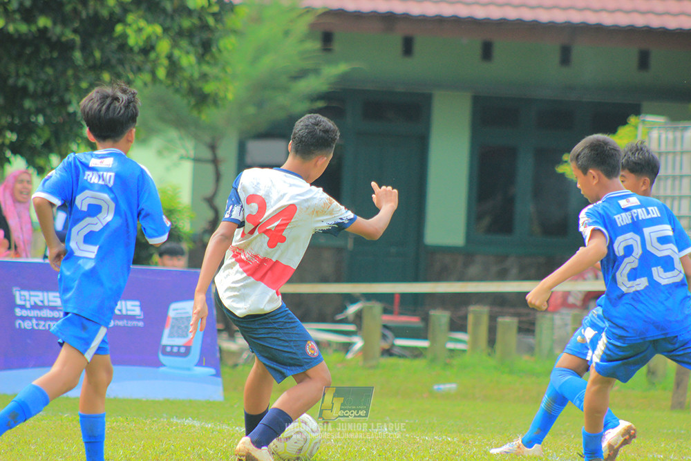ijl big 8 champ u12 161125 wins soccer school vs binna banua fc blue
