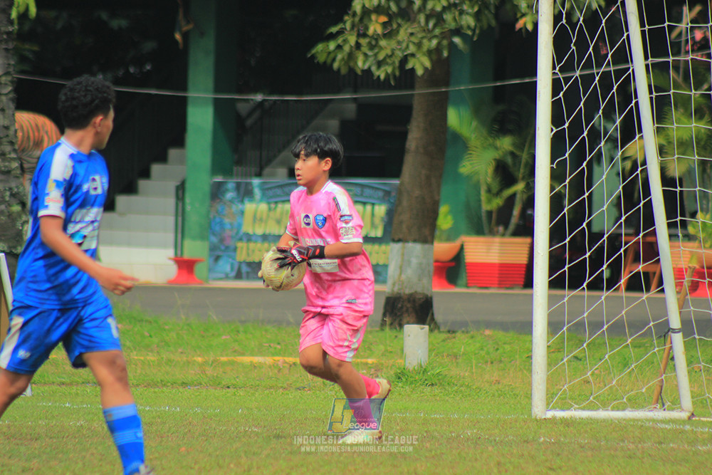 ijl big 8 champ u12 161125 wins soccer school vs binna banua fc blue