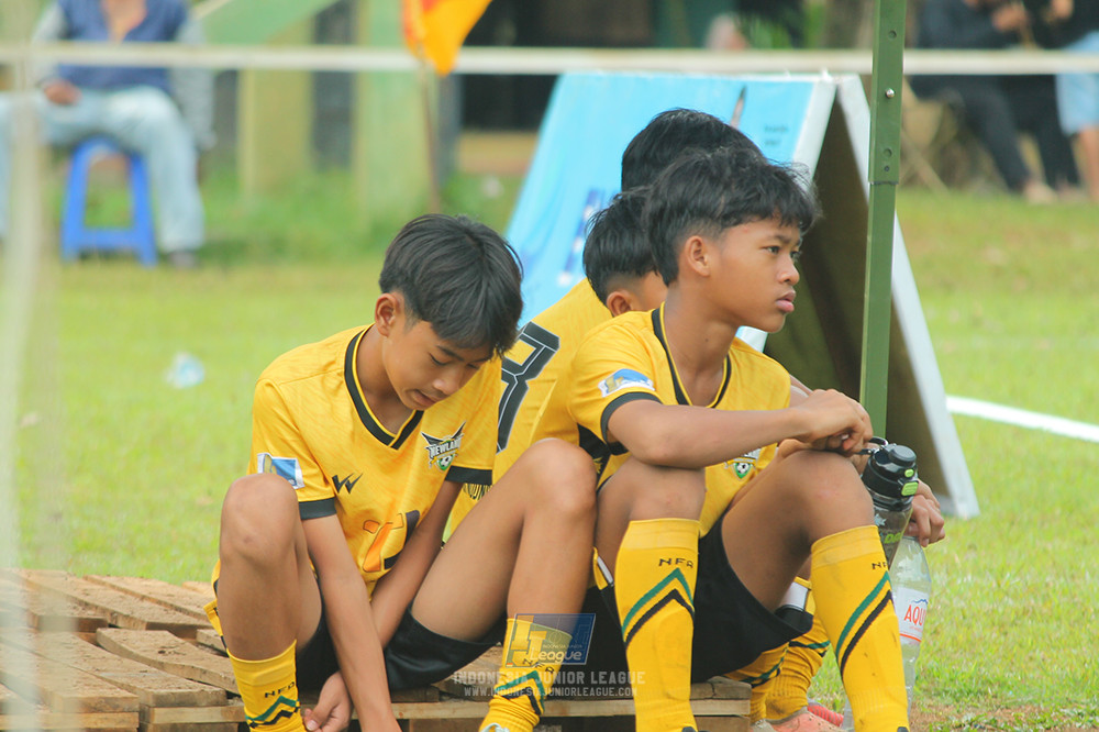 ijl big 8 champ u12 161125 wins soccer school vs newland fa