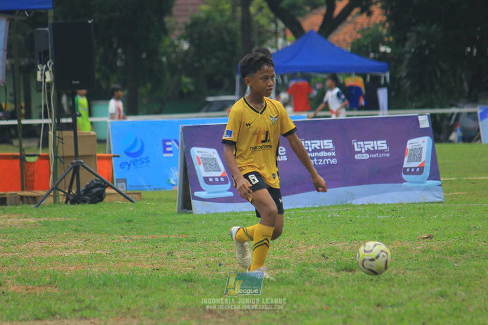 ijl big 8 champ u12 161125 wins soccer school vs newland fa