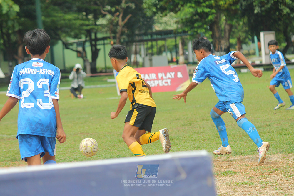 ijl big 8 champ u12 161125 wins soccer school vs newland fa
