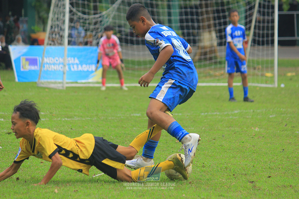 ijl big 8 champ u12 161125 wins soccer school vs newland fa