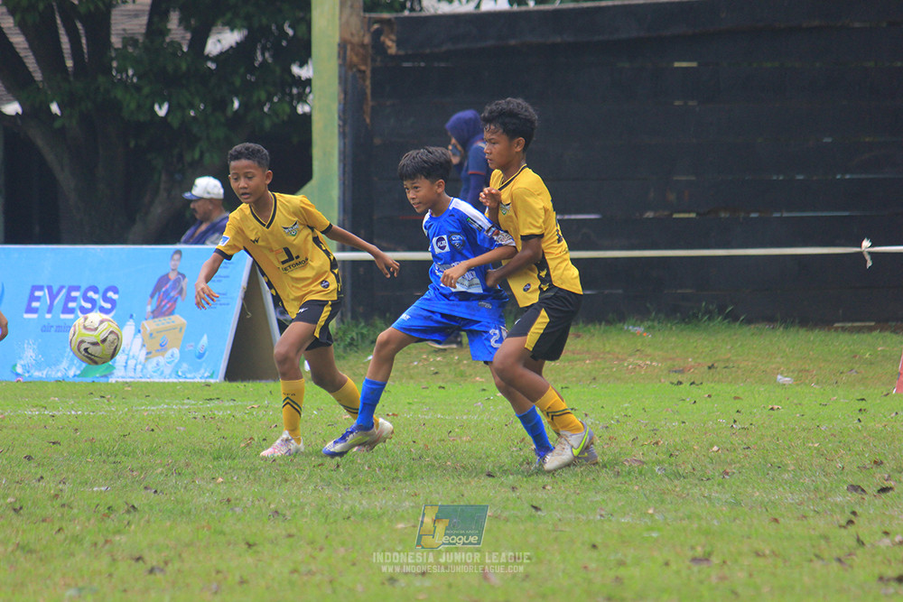ijl big 8 champ u12 161125 wins soccer school vs newland fa