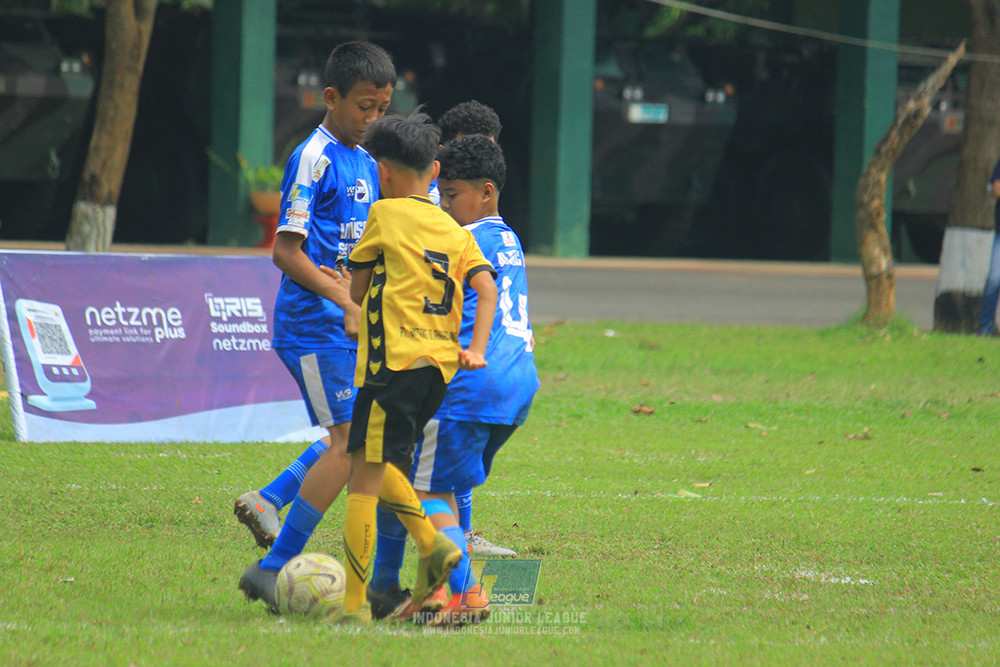 ijl big 8 champ u12 161125 wins soccer school vs newland fa