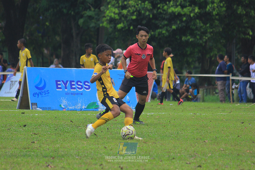 ijl big 8 champ u12 161125 wins soccer school vs newland fa