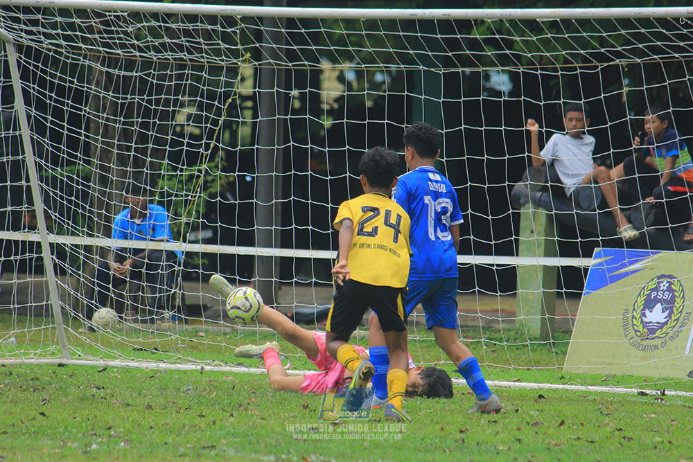 ijl big 8 champ u12 161125 wins soccer school vs newland fa