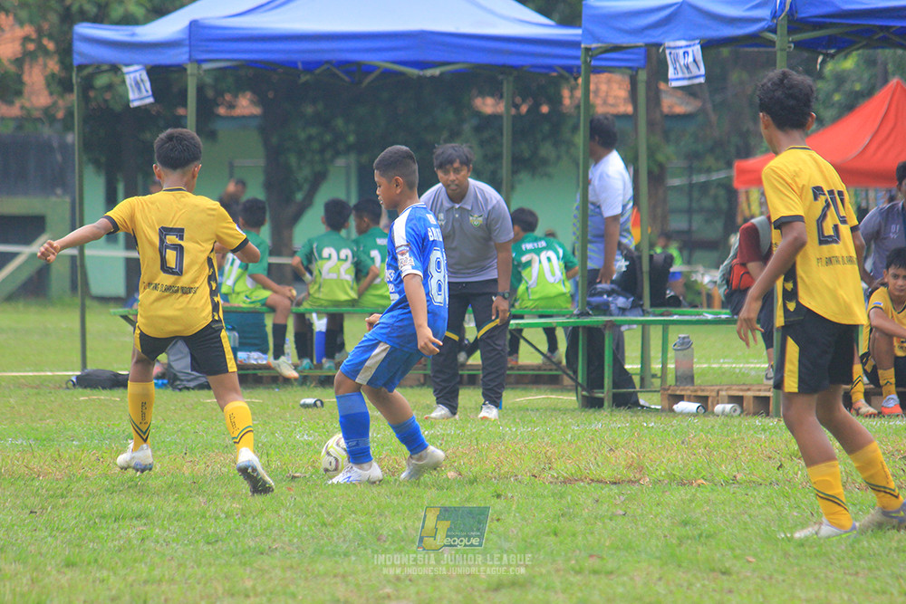 ijl big 8 champ u12 161125 wins soccer school vs newland fa