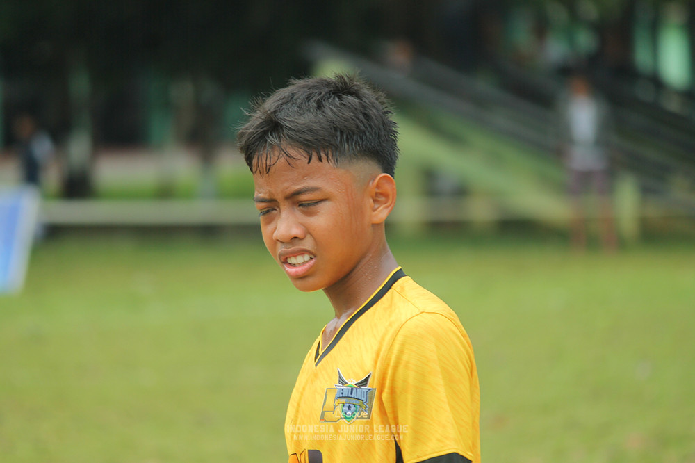 ijl big 8 champ u12 161125 wins soccer school vs newland fa