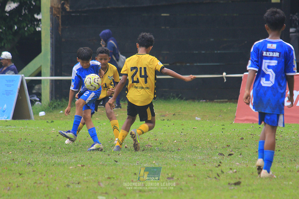 ijl big 8 champ u12 161125 wins soccer school vs newland fa