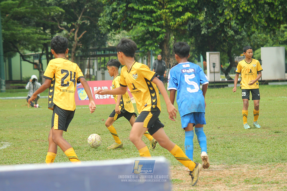 ijl big 8 champ u12 161125 wins soccer school vs newland fa