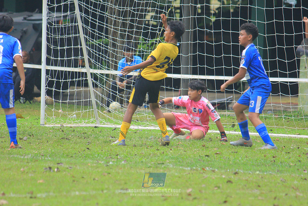 ijl big 8 champ u12 161125 wins soccer school vs newland fa