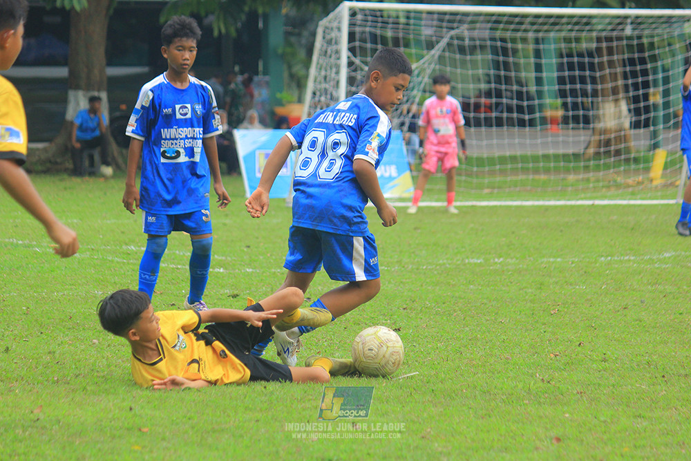 ijl big 8 champ u12 161125 wins soccer school vs newland fa