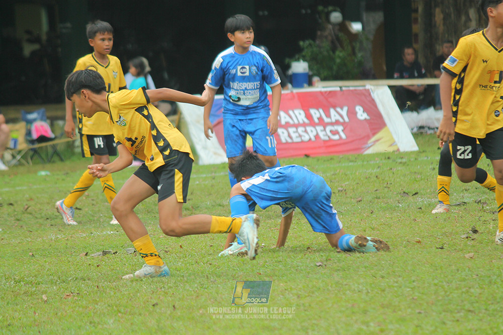 ijl big 8 champ u12 161125 wins soccer school vs newland fa