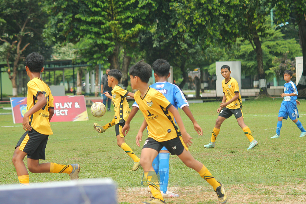 ijl big 8 champ u12 161125 wins soccer school vs newland fa