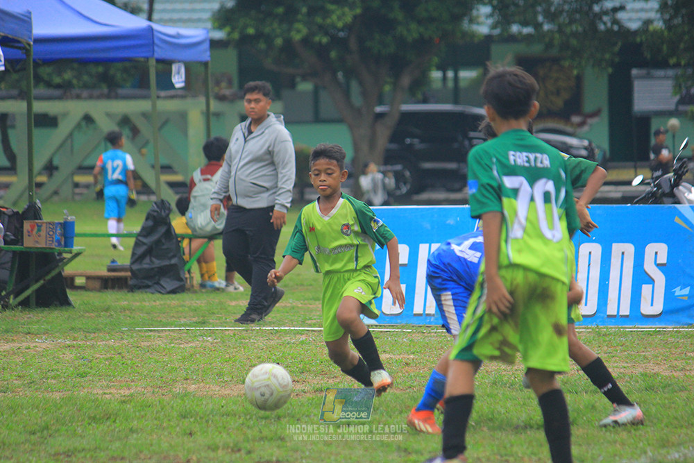 ijl big 8 u12 161125 toyo haryono vs wins soccer school