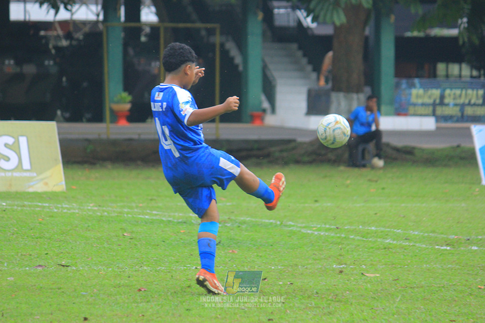 ijl big 8 u12 161125 toyo haryono vs wins soccer school