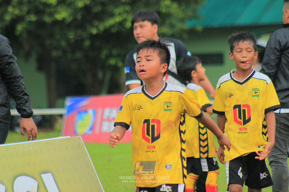 ijl big16 u10 021125 khenzi united vs dream soccer skill