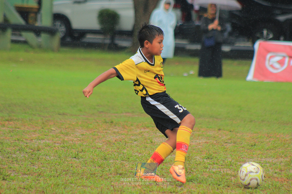 ijl big16 u10 021125 khenzi united vs dream soccer skill