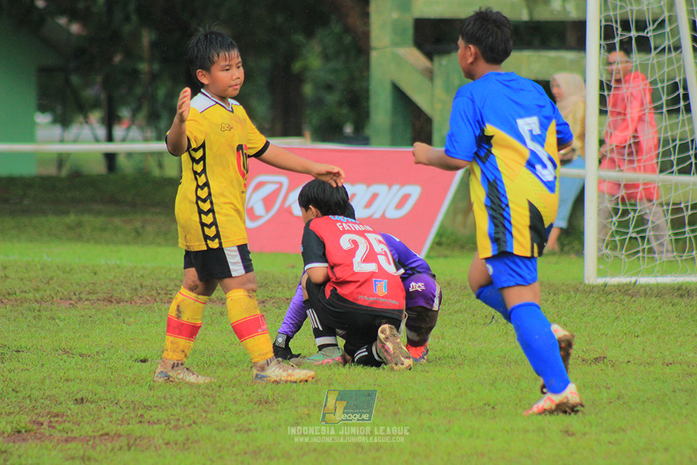 ijl big16 u10 021125 khenzi united vs dream soccer skill