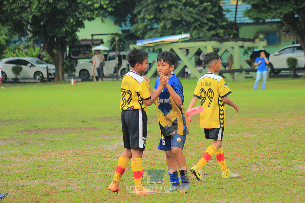 ijl big16 u10 021125 khenzi united vs dream soccer skill