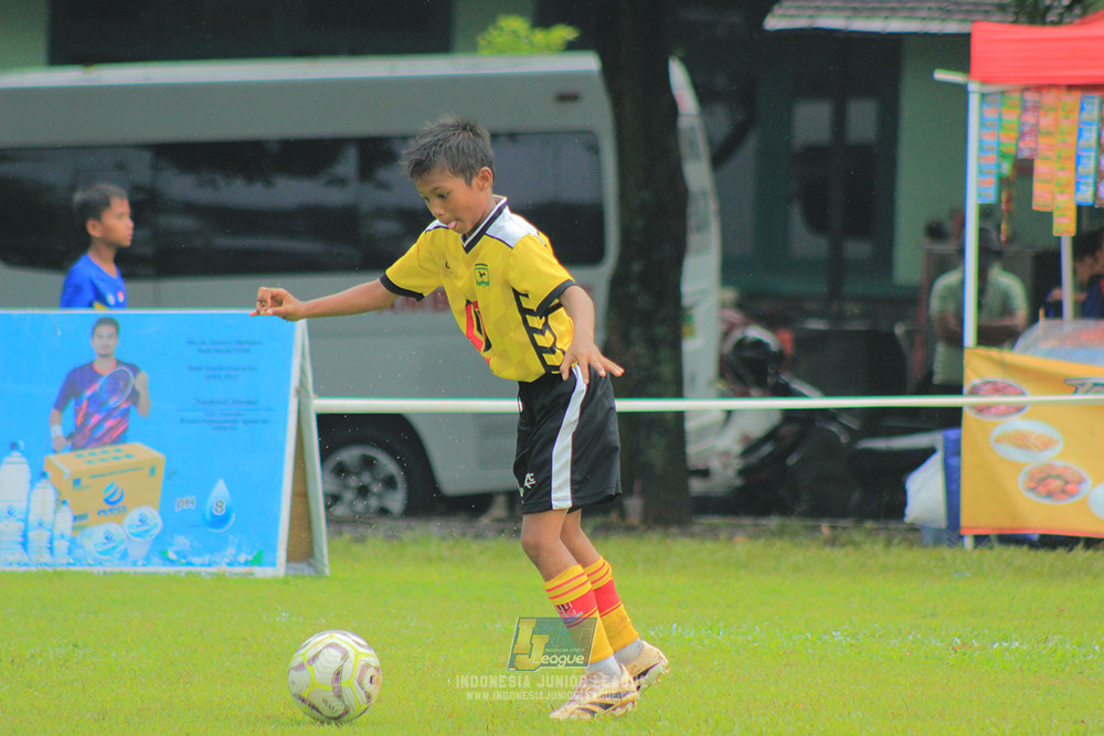 ijl big16 u10 021125 khenzi united vs dream soccer skill