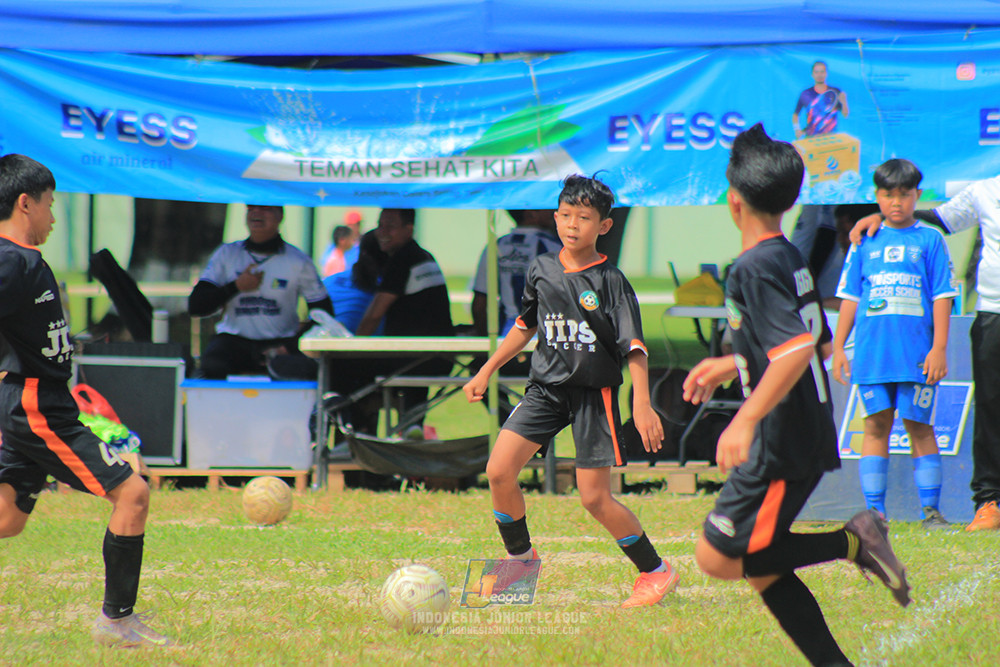 ijl big16 u12 261025 wins soccer school vs jips soccer school