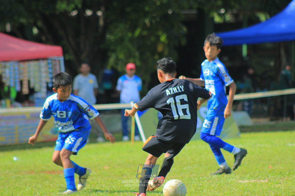 ijl big16 u12 261025 wins soccer school vs jips soccer school