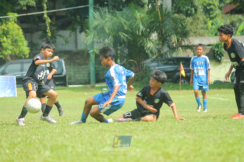ijl big16 u12 261025 wins soccer school vs jips soccer school